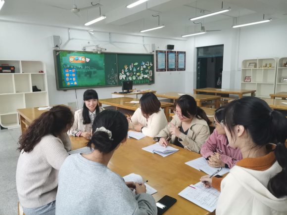 D:\艺体组资料\2020~2021学年第一学期\第三次艺体组教研活动\QQ图片20201028083348.jpgQQ图片20201028083348