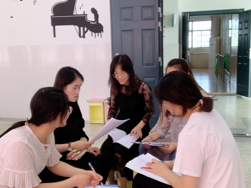C:\Users\Lenovo\Desktop\音乐组教研组\2019-2020学年度第一学期\教研活动\9.25 胡善琴 《丰收之歌》张潇蓉《白鸽》\教研照片\IMG_6293.JPG